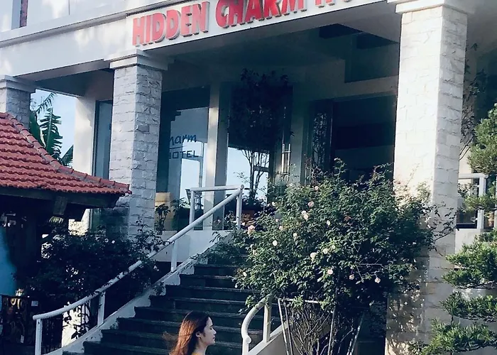 Hidden Charm Hạ Long