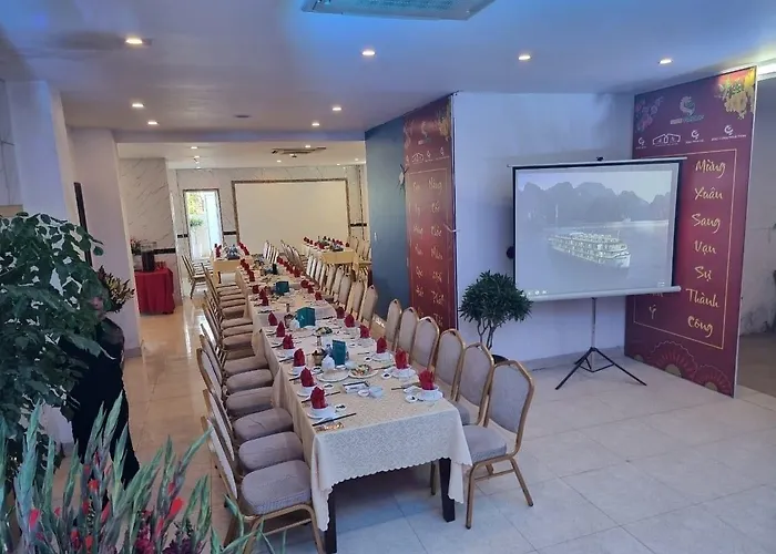 Khách sạn Hidden Charm 3*